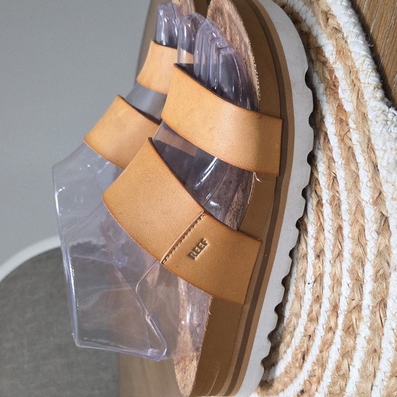 Reef Cushion Vista Hi In Natural, Size 8 - Picture 6 of 12